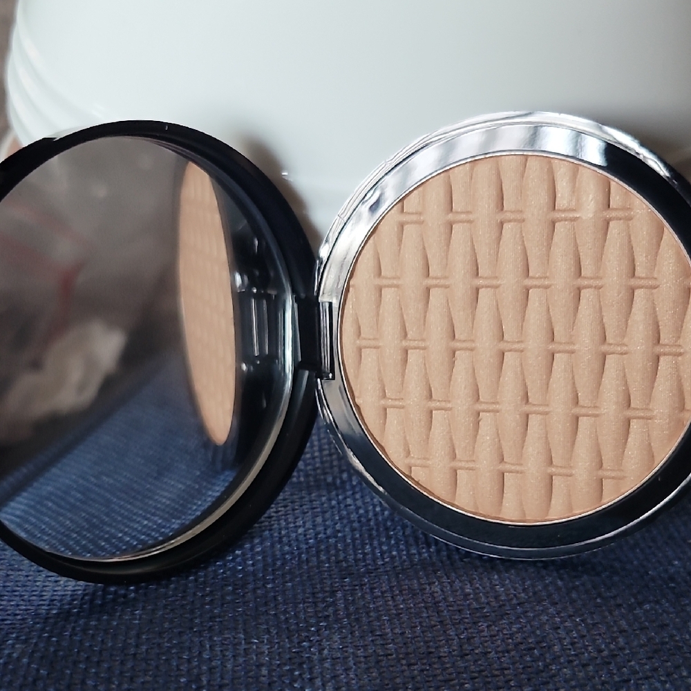 MINERAL SHEER BRONZER